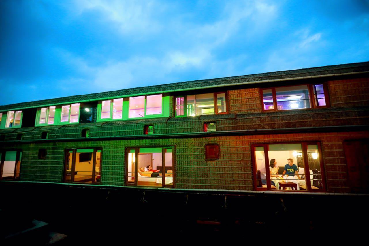 Indiavacationz Houseboats Hotel Alappuzha Exterior photo