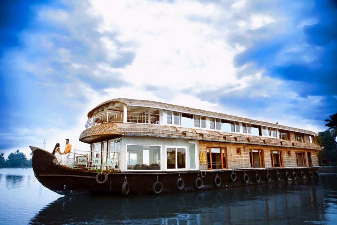 Indiavacationz Houseboats Hotel Alappuzha Exterior photo